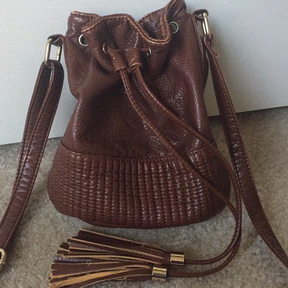 LD Drawstring Bucket Purse - Picture 2 of 7